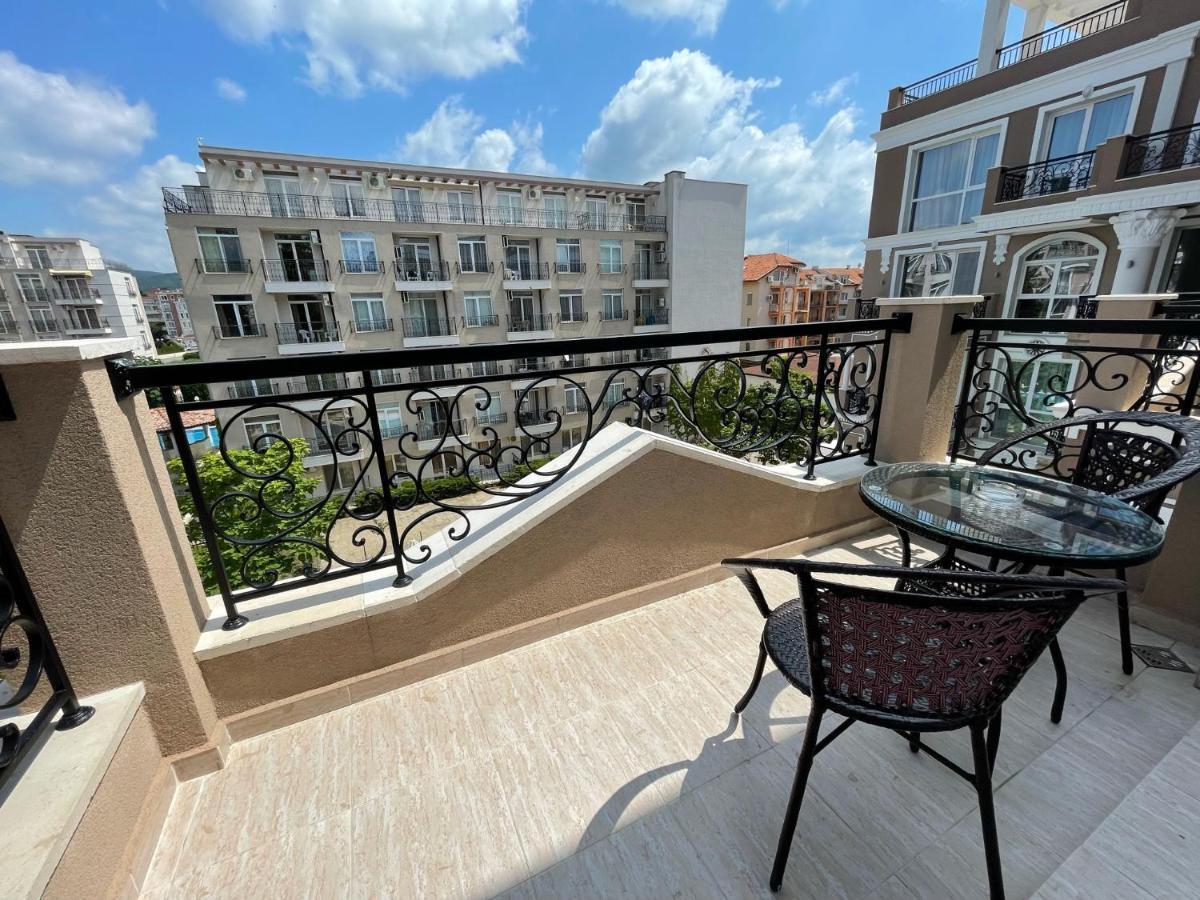 Izida Palace Apartments Napospart Kültér fotó